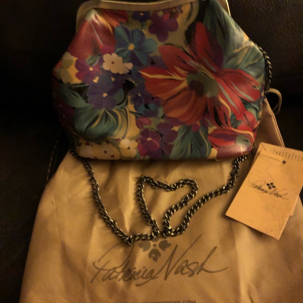Patricia Nash beautiful kiss lock handbag